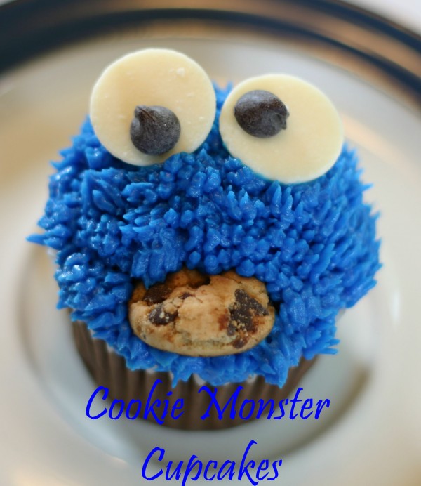 Cookie Monster Cupcakes - Mom vs the Boys