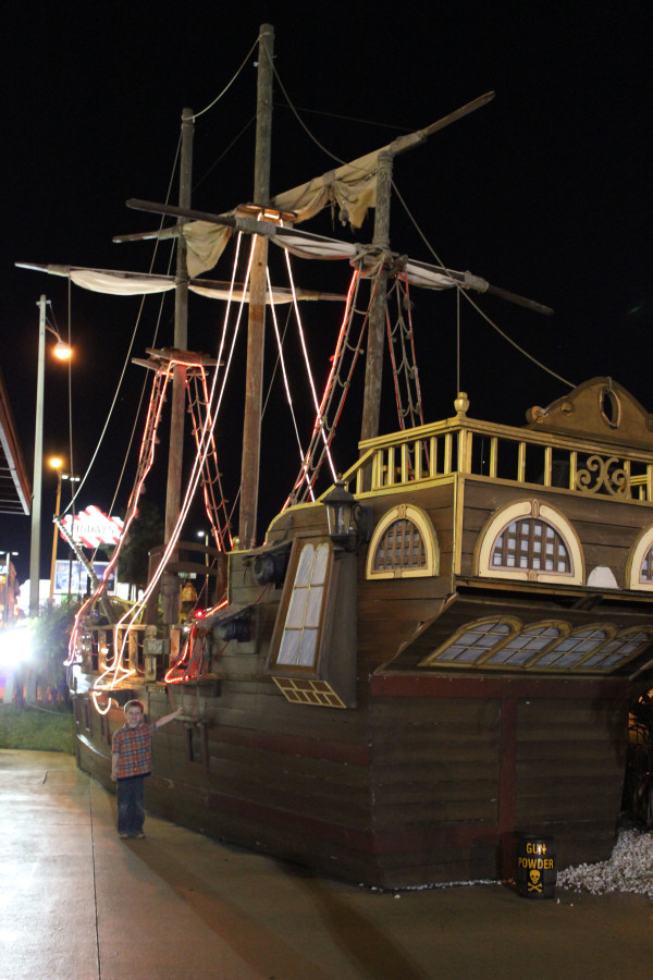 pirate's adventure dinner theater