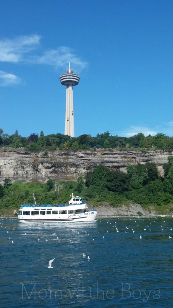 maid of the mist skylon - niagara Falls