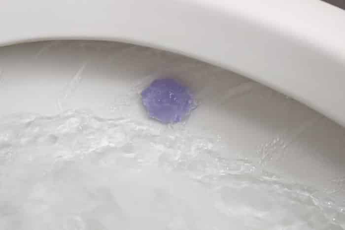 Lysol® Click gel™ Automatic Toilet Bowl Cleaner and highlighting how it provided a continuous fresh clean for up to one week in “just one click”