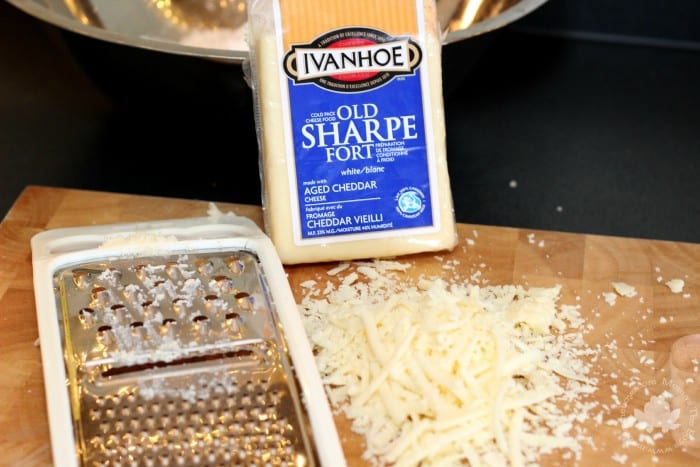 grated Ivanhoe cheese 