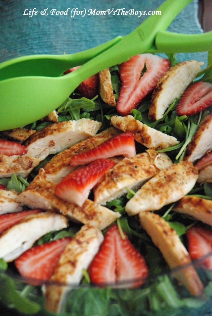 Grilled Chicken and Spinach Spring Mix Salad