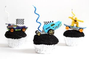 Hot Wheels Birthday Party + Cupcakes - Mom vs the Boys