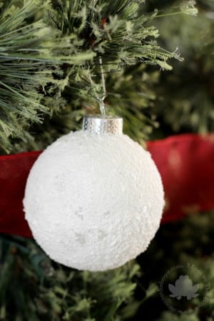 Easy Snowball Ornaments for the Christmas Tree - Mom vs the Boys