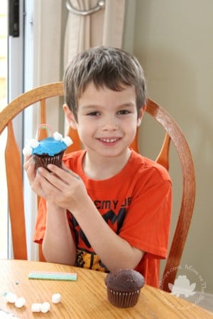 Easy Rainbow Cupcakes for Spring - Mom vs the Boys