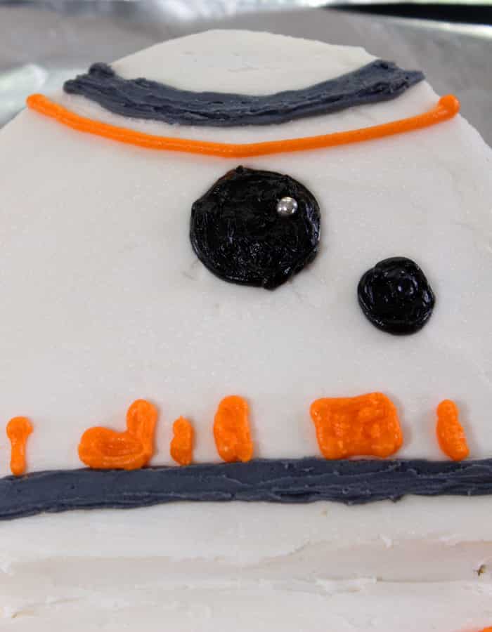 bb8 cake flat