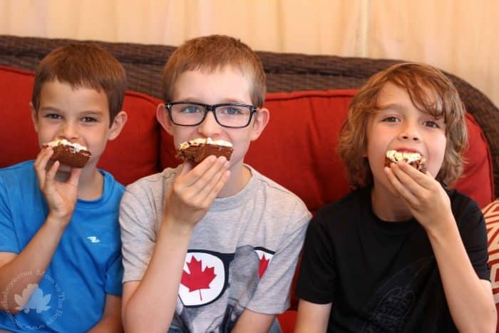 boys eating brownies