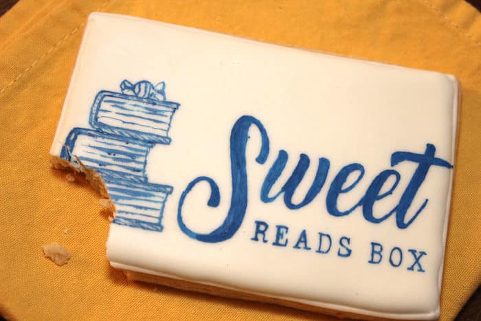 Sweet Reads Box cookie