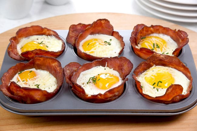 turkey bacon and egg breakfast cups in muffin tin